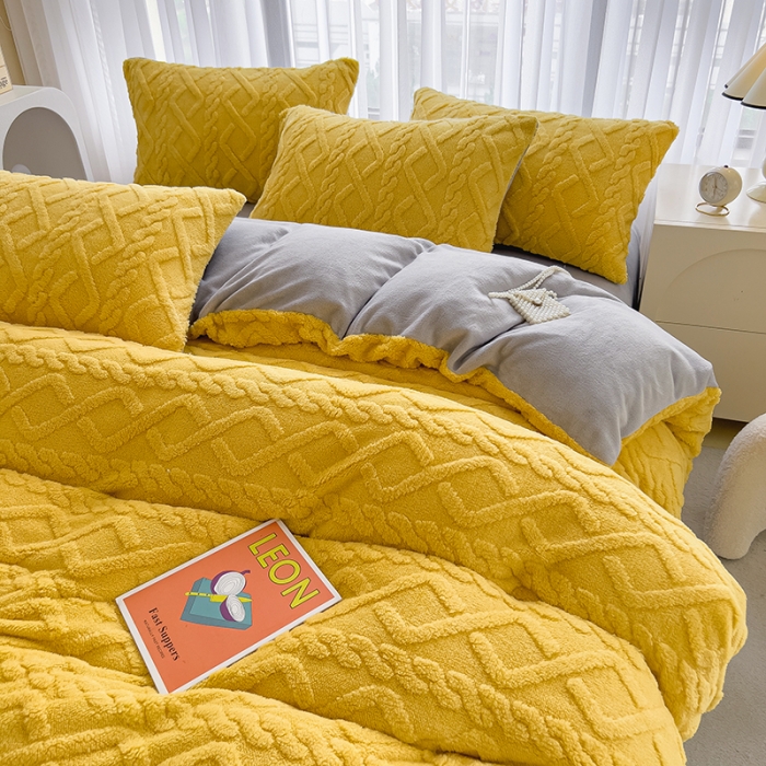 91家纺网 家纺一手货源 找家纺 欧冠  2023秋冬加厚塔芙绒简约款牛奶绒四件套 暖黄