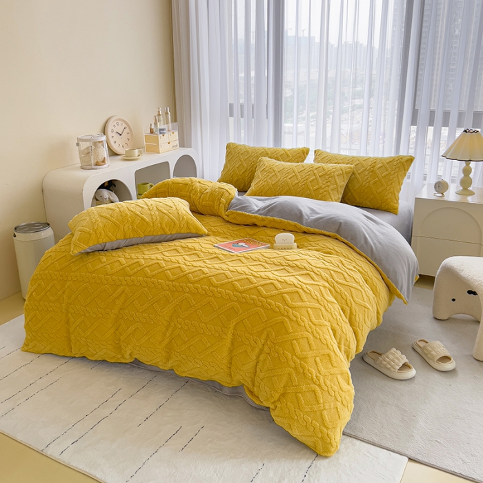 91家纺网 家纺一手货源 找家纺 欧冠  2023秋冬加厚塔芙绒简约款牛奶绒四件套 暖黄