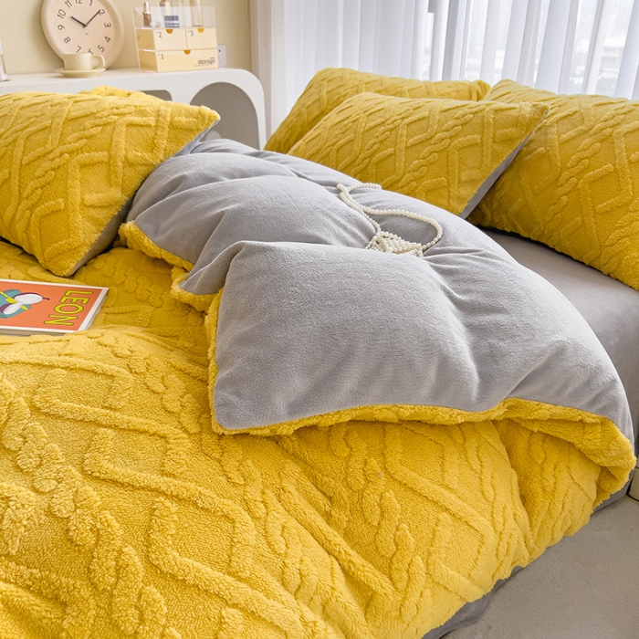 91家纺网 家纺一手货源 找家纺 欧冠  2023秋冬加厚塔芙绒简约款牛奶绒四件套 暖黄