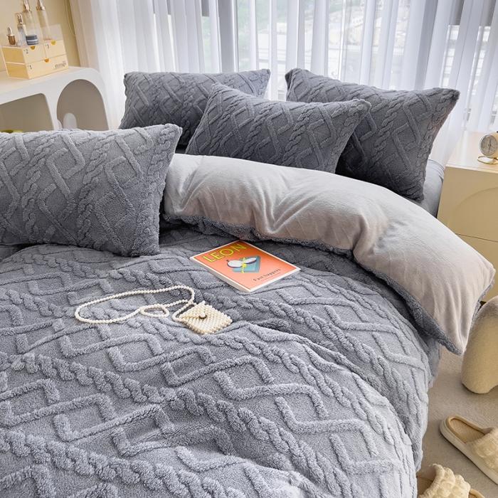 91家纺网 家纺一手货源 找家纺 欧冠  2023秋冬加厚塔芙绒简约款牛奶绒四件套 浅灰