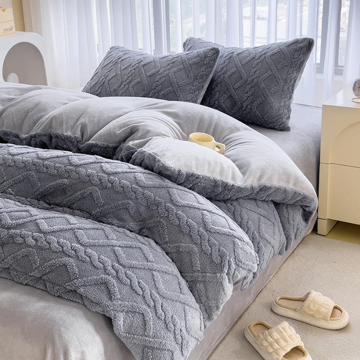 91家纺网 家纺一手货源 找家纺 欧冠  2023秋冬加厚塔芙绒简约款牛奶绒四件套 浅灰