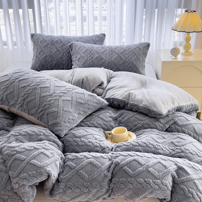 91家纺网 家纺一手货源 找家纺 欧冠  2023秋冬加厚塔芙绒简约款牛奶绒四件套 浅灰