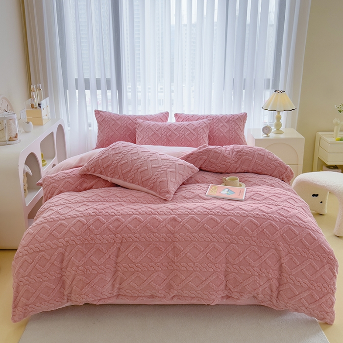 91家纺网 家纺一手货源 找家纺 欧冠  2023秋冬加厚塔芙绒简约款牛奶绒四件套 甜粉