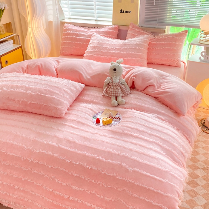 91家纺网 家纺一手货源 找家纺 （总）欧冠 2023秋冬新款牛奶绒提花简约款牛奶绒四件套