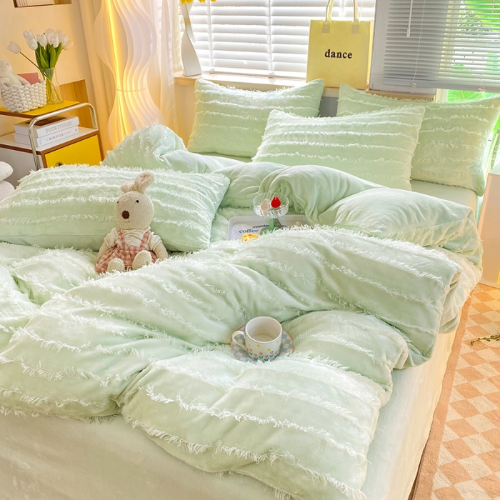 91家纺网 家纺一手货源 找家纺 欧冠 2023秋冬新款牛奶绒提花简约款牛奶绒四件套 茶绿