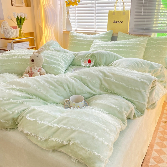 91家纺网 家纺一手货源 找家纺 欧冠 2023秋冬新款牛奶绒提花简约款牛奶绒四件套 茶绿