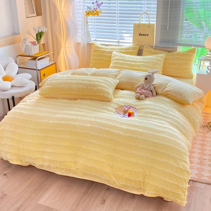 91家纺网 家纺一手货源 找家纺 欧冠 2023秋冬新款牛奶绒提花简约款牛奶绒四件套 松花