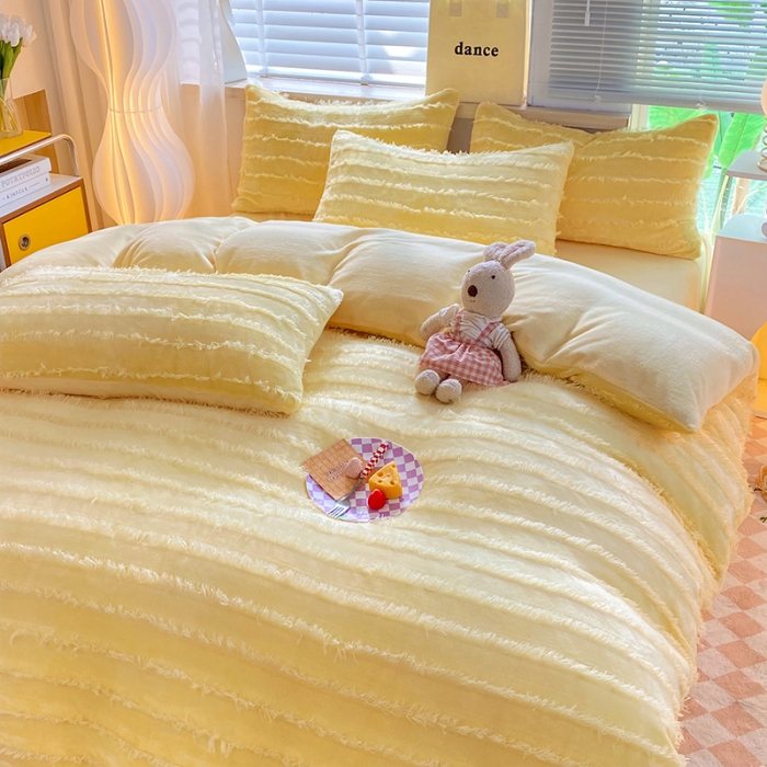 91家纺网 家纺一手货源 找家纺 欧冠 2023秋冬新款牛奶绒提花简约款牛奶绒四件套 松花