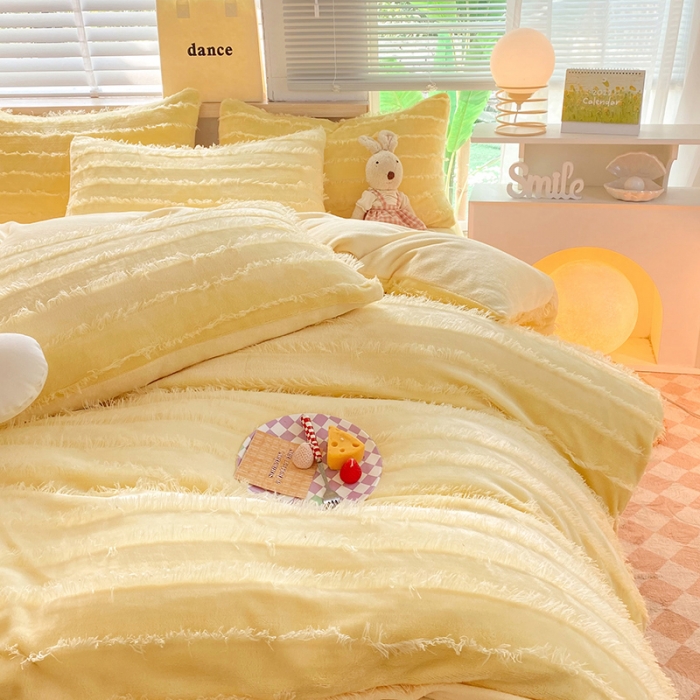 91家纺网 家纺一手货源 找家纺 欧冠 2023秋冬新款牛奶绒提花简约款牛奶绒四件套 松花