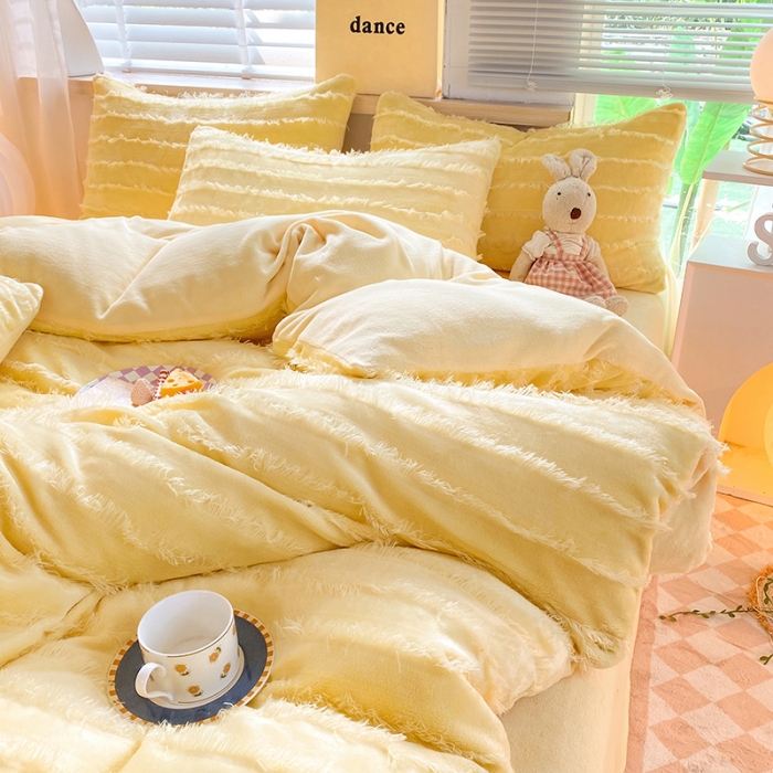 91家纺网 家纺一手货源 找家纺 欧冠 2023秋冬新款牛奶绒提花简约款牛奶绒四件套 松花