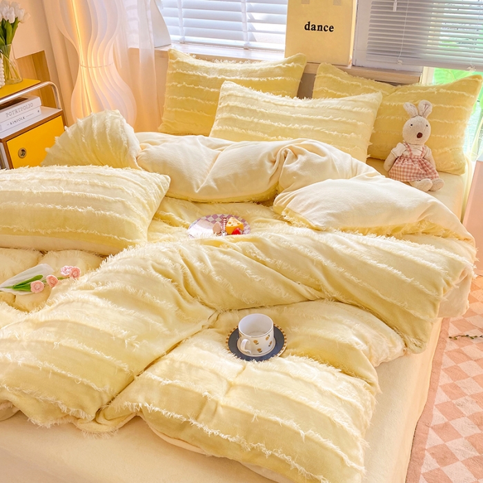 91家纺网 家纺一手货源 找家纺 欧冠 2023秋冬新款牛奶绒提花简约款牛奶绒四件套 松花