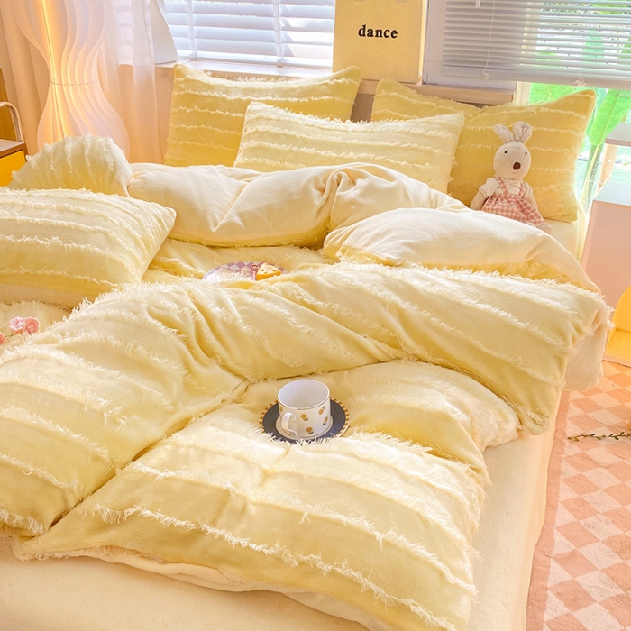 91家纺网 家纺一手货源 找家纺 欧冠 2023秋冬新款牛奶绒提花简约款牛奶绒四件套 松花