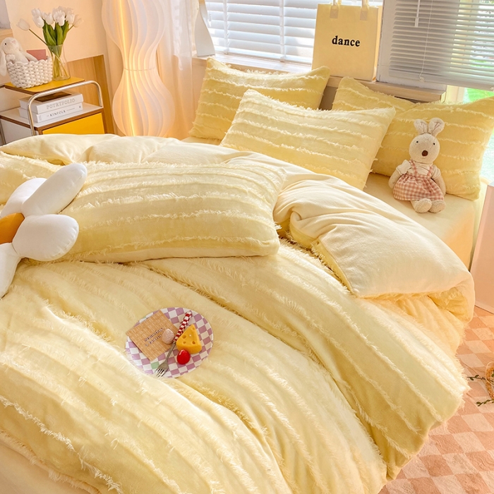 91家纺网 家纺一手货源 找家纺 欧冠 2023秋冬新款牛奶绒提花简约款牛奶绒四件套 松花