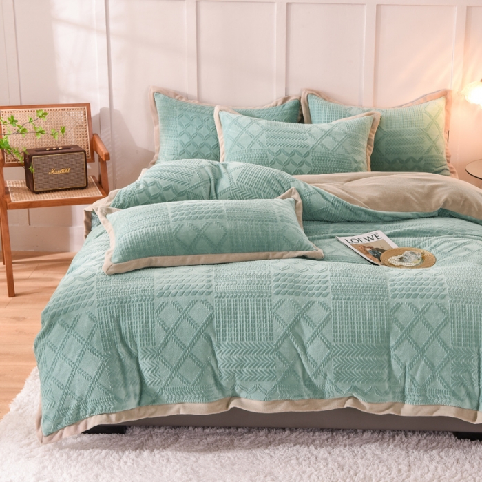 91家纺网 家纺一手货源 找家纺 欧冠 2023秋冬新款唯爱雕花A版260克牛奶绒四件套-实拍款 唯爱-艾绿