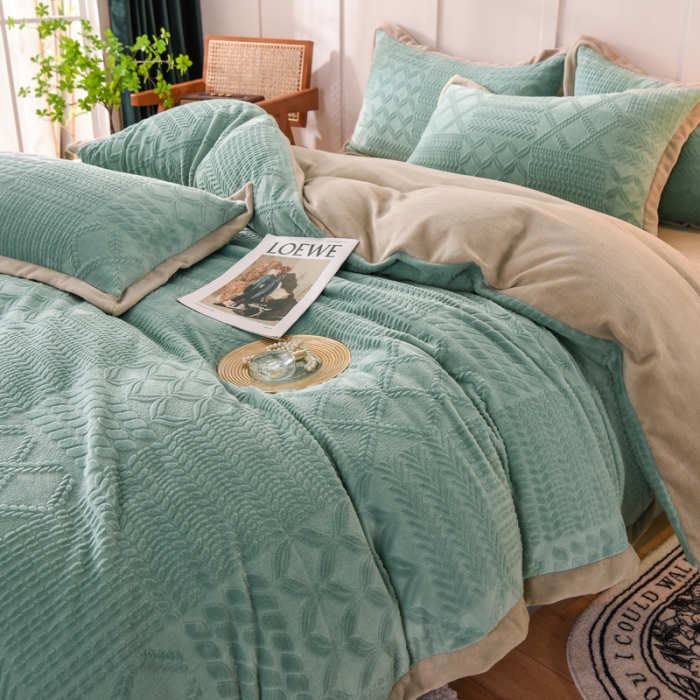 91家纺网 家纺一手货源 找家纺 欧冠 2023秋冬新款唯爱雕花A版260克牛奶绒四件套-实拍款 唯爱-艾绿