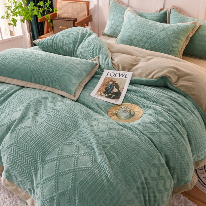 91家纺网 家纺一手货源 找家纺 欧冠 2023秋冬新款唯爱雕花A版260克牛奶绒四件套-实拍款 唯爱-艾绿