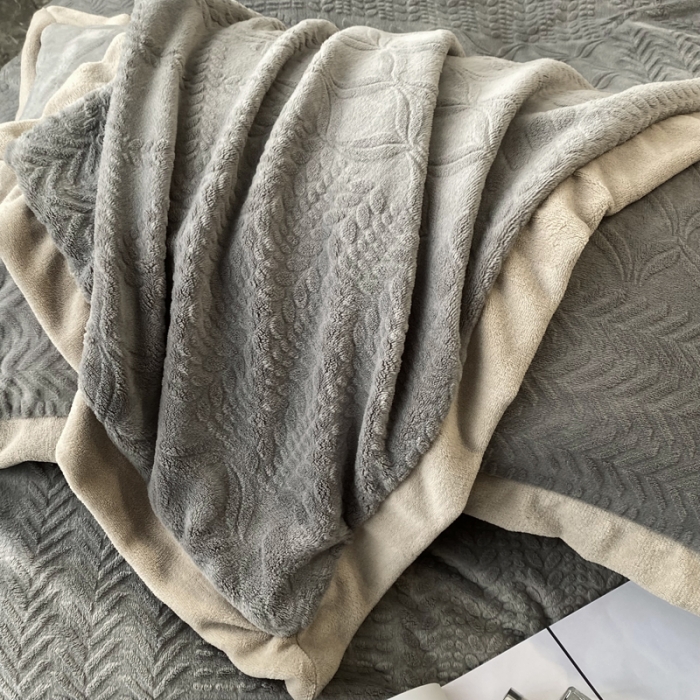 91家纺网 家纺一手货源 找家纺 欧冠 2023秋冬新款唯爱雕花A版260克牛奶绒四件套-实拍款 唯爱-高级灰