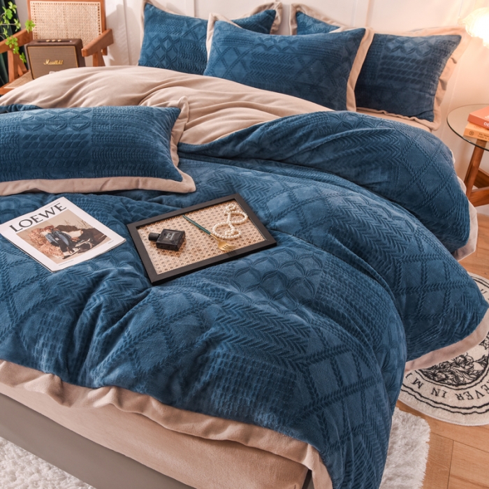 91家纺网 家纺一手货源 找家纺 （总）欧冠 2023秋冬新款唯爱雕花A版260克牛奶绒四件套-相机款