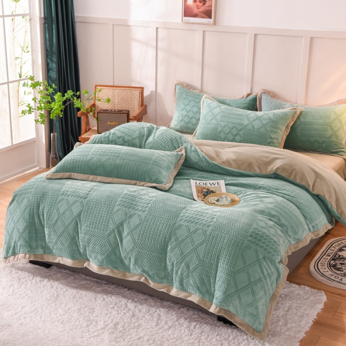 91家纺网 家纺一手货源 找家纺 欧冠 2023秋冬新款唯爱雕花A版260克牛奶绒四件套-相机款 唯爱-艾绿