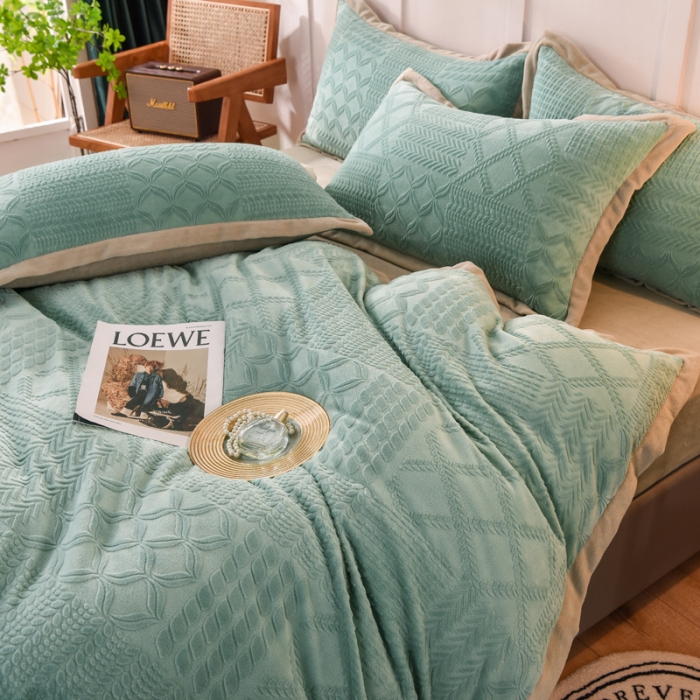 91家纺网 家纺一手货源 找家纺 欧冠 2023秋冬新款唯爱雕花A版260克牛奶绒四件套-相机款 唯爱-艾绿