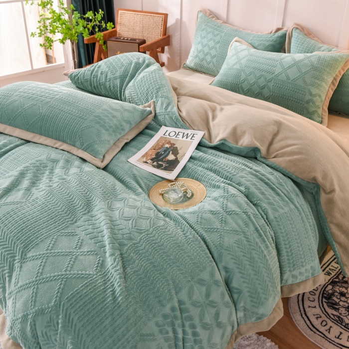 91家纺网 家纺一手货源 找家纺 欧冠 2023秋冬新款唯爱雕花A版260克牛奶绒四件套-相机款 唯爱-艾绿