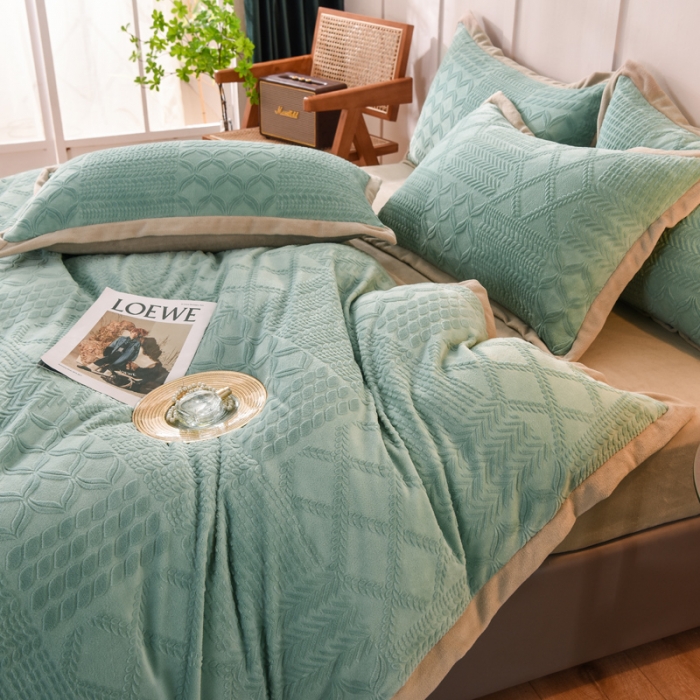 91家纺网 家纺一手货源 找家纺 欧冠 2023秋冬新款唯爱雕花A版260克牛奶绒四件套-相机款 唯爱-艾绿