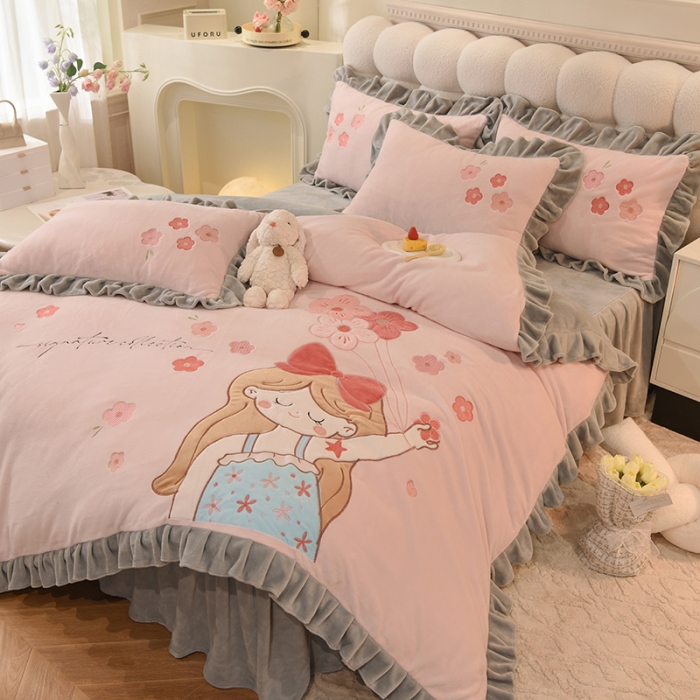 91家纺网 家纺一手货源 找家纺 欧冠 2023新款高档贴布绣甜心公主牛奶绒四件套 甜心公主-粉灰