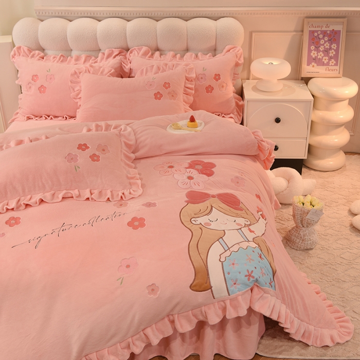 91家纺网 家纺一手货源 找家纺 欧冠 2023新款高档贴布绣甜心公主牛奶绒四件套 甜心公主-粉玉
