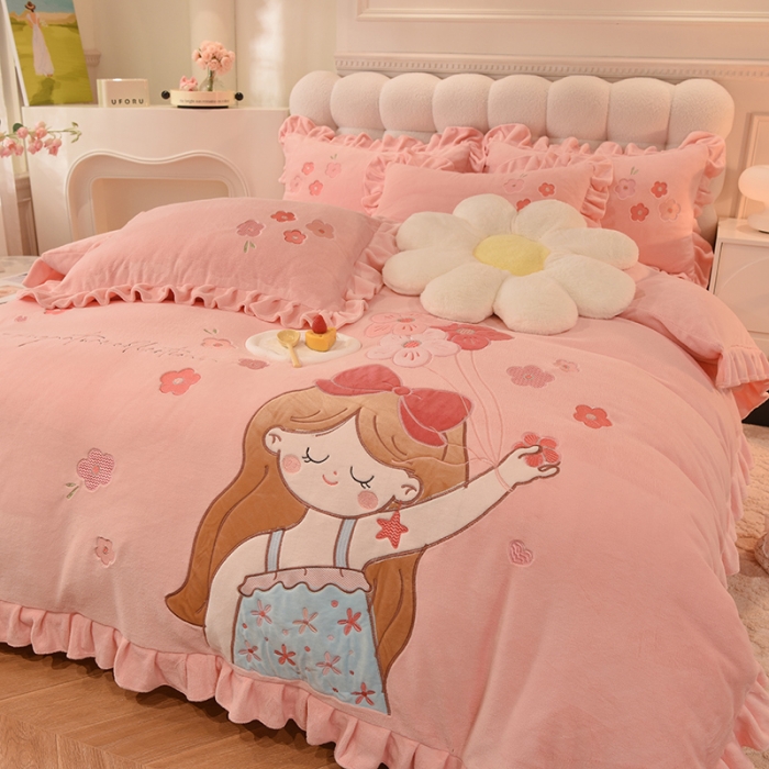 91家纺网 家纺一手货源 找家纺 欧冠 2023新款高档贴布绣甜心公主牛奶绒四件套 甜心公主-粉玉