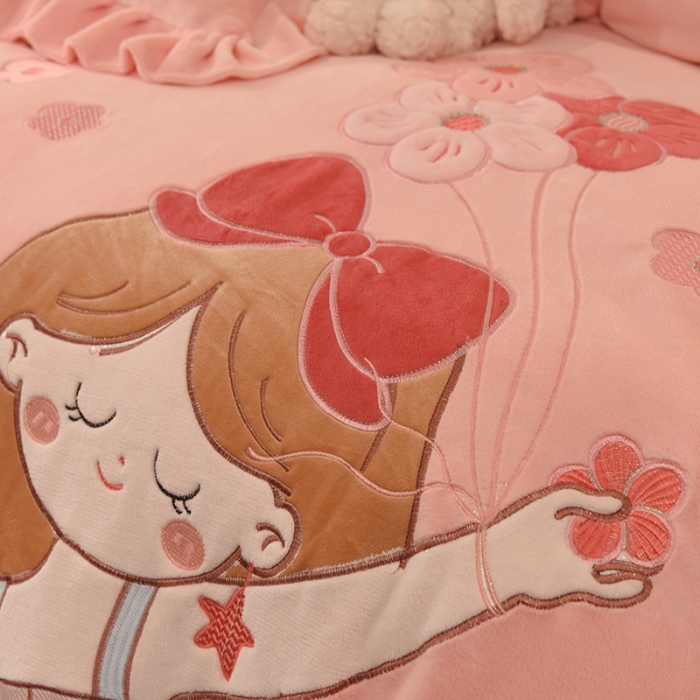 91家纺网 家纺一手货源 找家纺 欧冠 2023新款高档贴布绣甜心公主牛奶绒四件套 甜心公主-粉玉