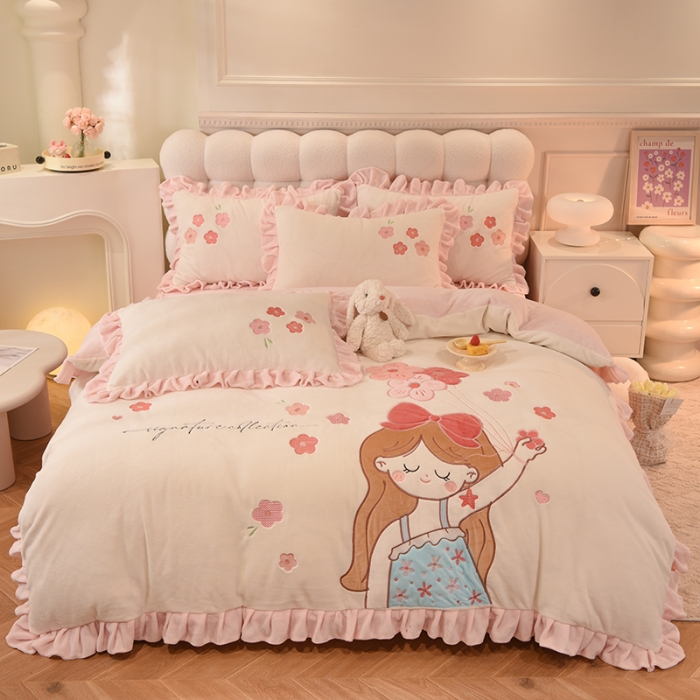 91家纺网 家纺一手货源 找家纺 欧冠 2023新款高档贴布绣甜心公主牛奶绒四件套 甜心公主-粉白