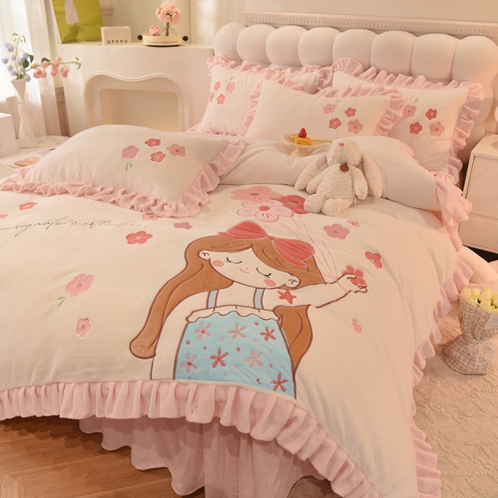 91家纺网 家纺一手货源 找家纺 欧冠 2023新款高档贴布绣甜心公主牛奶绒四件套 甜心公主-粉白