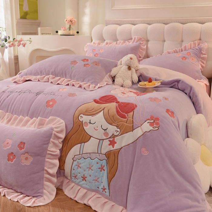 91家纺网 家纺一手货源 找家纺 欧冠 2023新款高档贴布绣甜心公主牛奶绒四件套 甜心公主-粉紫