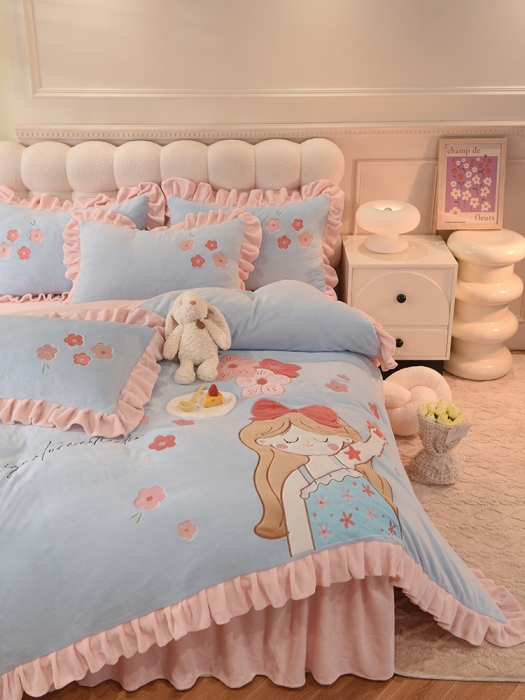 91家纺网 家纺一手货源 找家纺 欧冠 2023新款高档贴布绣甜心公主牛奶绒四件套 甜心公主-蓝粉