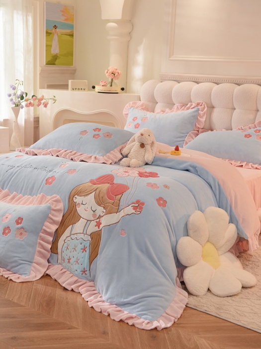 91家纺网 家纺一手货源 找家纺 欧冠 2023新款高档贴布绣甜心公主牛奶绒四件套 甜心公主-蓝粉