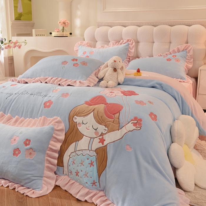 91家纺网 家纺一手货源 找家纺 欧冠 2023新款高档贴布绣甜心公主牛奶绒四件套 甜心公主-蓝粉