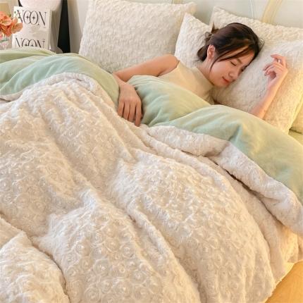 91家纺网 家纺一手货源 找家纺 蓝米卡夫 2024秋冬A类獭兔毛400克加厚法式玫瑰绒 法式-白玫瑰