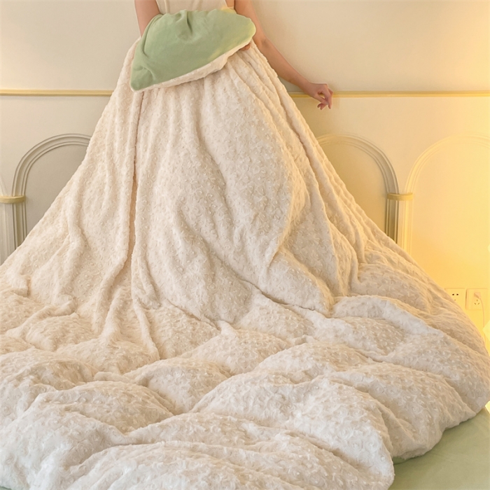 91家纺网 家纺一手货源 找家纺 蓝米卡夫 2024秋冬A类獭兔毛400克加厚法式玫瑰绒 法式-白玫瑰