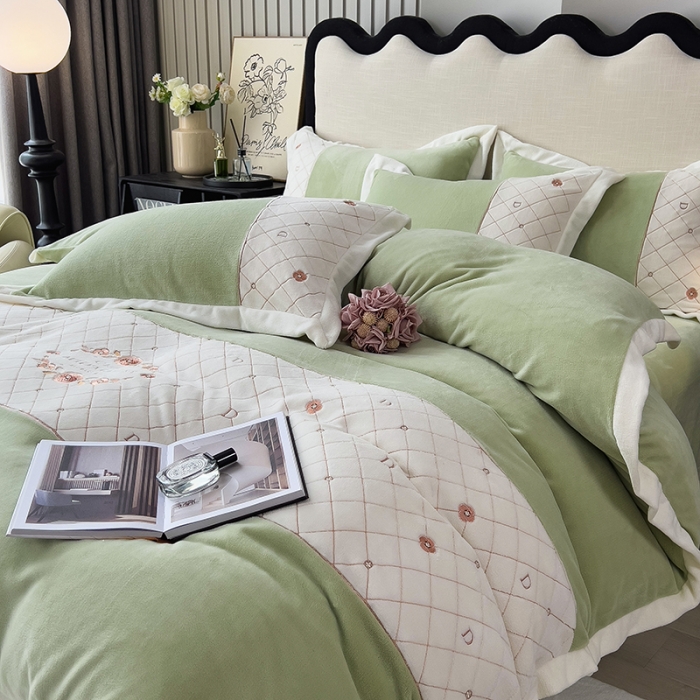 91家纺网 家纺一手货源 找家纺 欧冠 2023秋冬高端刺绣菲曼牛奶绒四件套 菲曼-牛油果绿