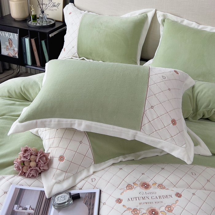 91家纺网 家纺一手货源 找家纺 欧冠 2023秋冬高端刺绣菲曼牛奶绒四件套 菲曼-牛油果绿