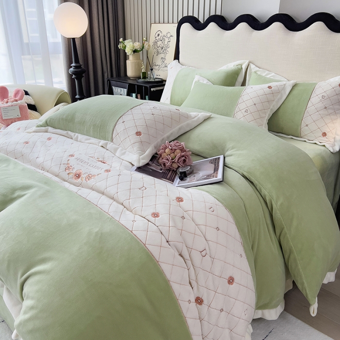 91家纺网 家纺一手货源 找家纺 欧冠 2023秋冬高端刺绣菲曼牛奶绒四件套 菲曼-牛油果绿