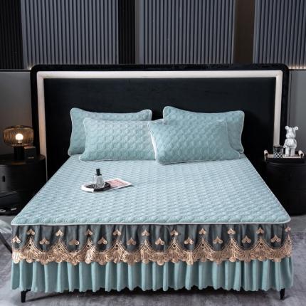 91家纺网 家纺一手货源 找家纺 布柔 2023新款加厚夹棉牛奶绒蕾丝床裙三件套 湖水绿