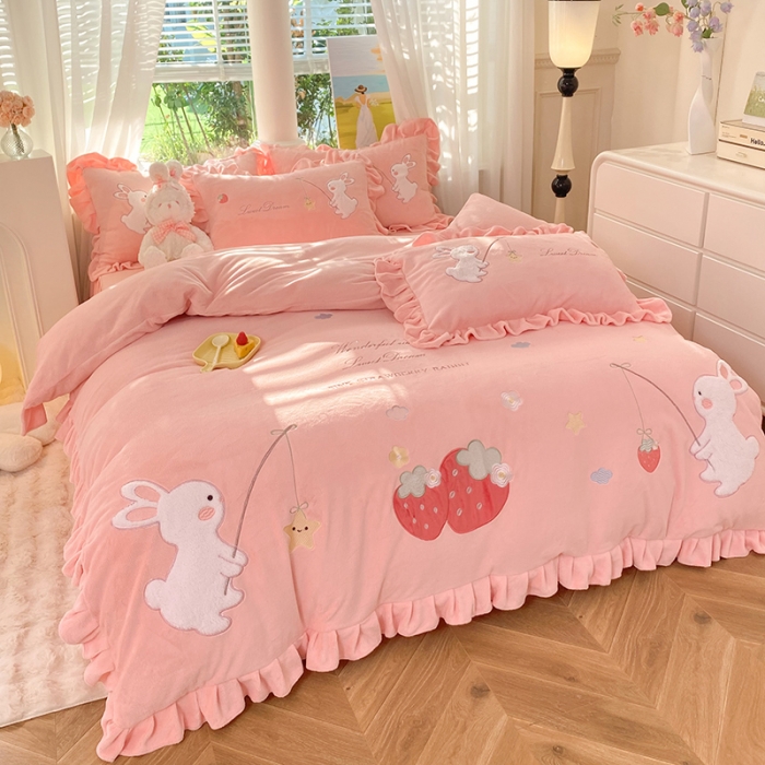 91家纺网 家纺一手货源 找家纺 欧冠 2023新款牛奶绒摘星兔贴布绣牛奶绒四件套 摘星兔-玉色