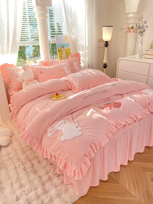 91家纺网 家纺一手货源 找家纺 欧冠 2023新款牛奶绒摘星兔贴布绣牛奶绒四件套 摘星兔-玉色