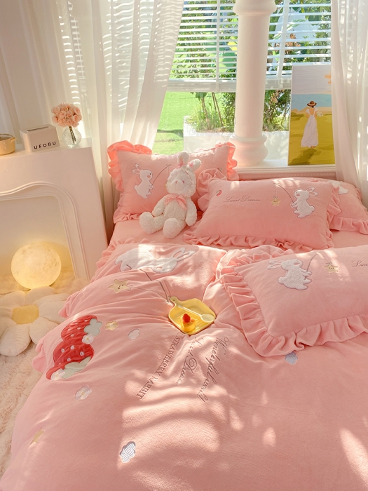 91家纺网 家纺一手货源 找家纺 欧冠 2023新款牛奶绒摘星兔贴布绣牛奶绒四件套 摘星兔-玉色