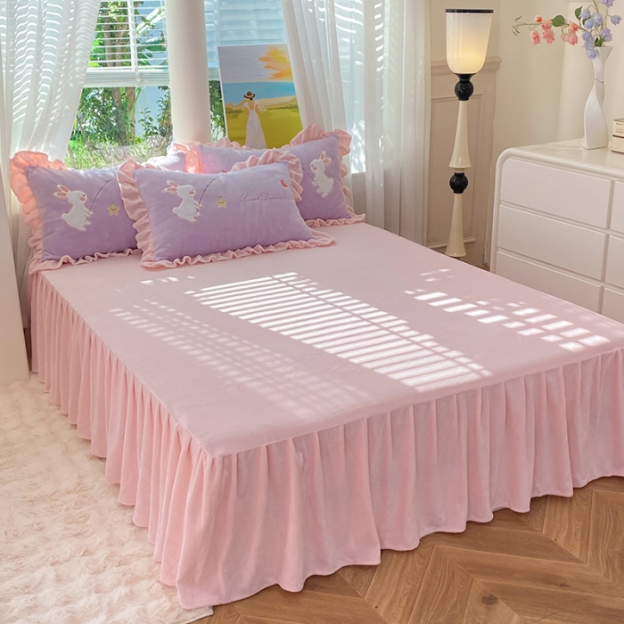 91家纺网 家纺一手货源 找家纺 欧冠 2023新款牛奶绒摘星兔贴布绣牛奶绒四件套 摘星兔-紫粉