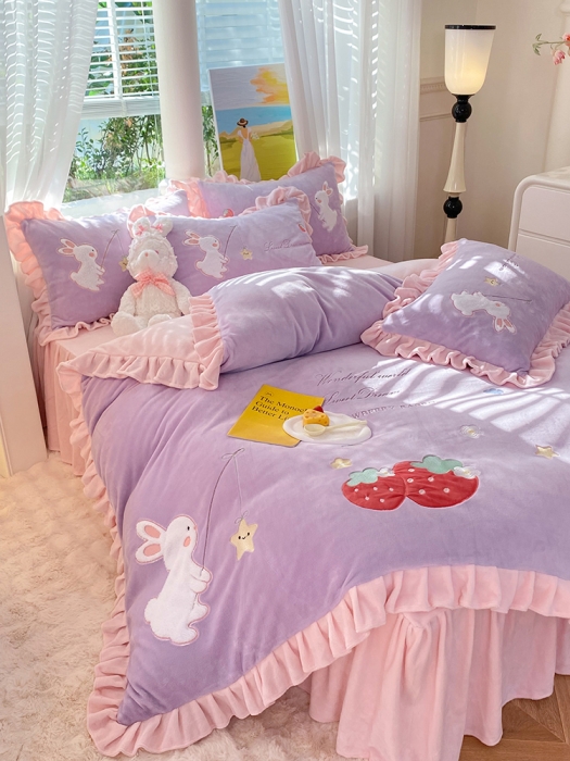 91家纺网 家纺一手货源 找家纺 欧冠 2023新款牛奶绒摘星兔贴布绣牛奶绒四件套 摘星兔-紫粉