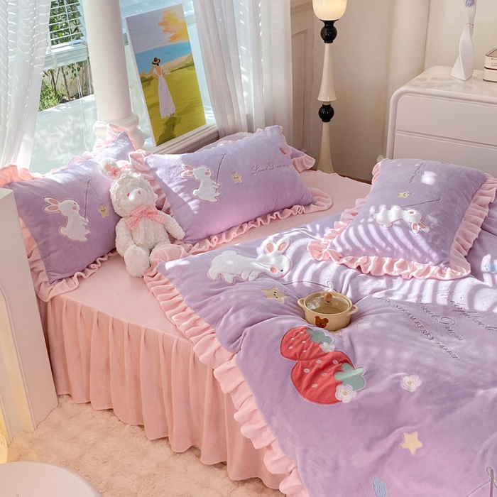 91家纺网 家纺一手货源 找家纺 欧冠 2023新款牛奶绒摘星兔贴布绣牛奶绒四件套 摘星兔-紫粉