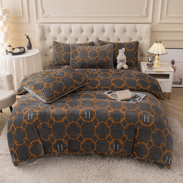 91家纺网 家纺一手货源 找家纺 梓依家纺 2023新款牛奶绒床盖款四件套 格调