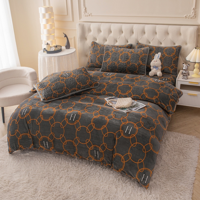 91家纺网 家纺一手货源 找家纺 梓依家纺 2023新款牛奶绒床盖款四件套 格调